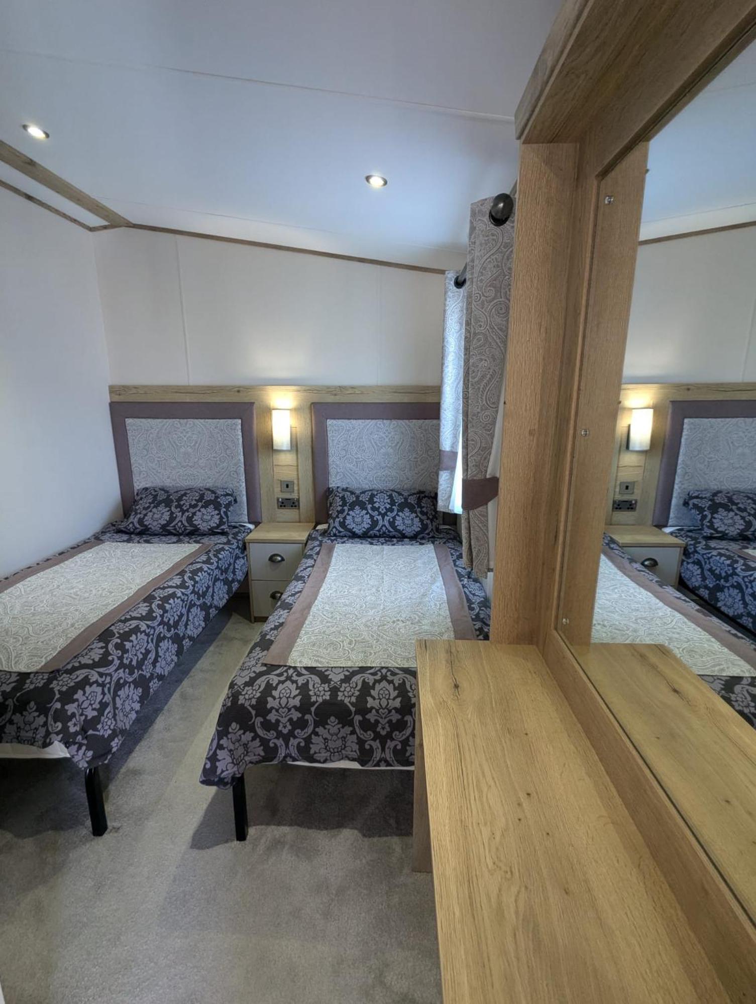 Stunning Caravan With Panoramic Views Weymouth Littlesea Haven Wyke Regis Bagian luar foto
